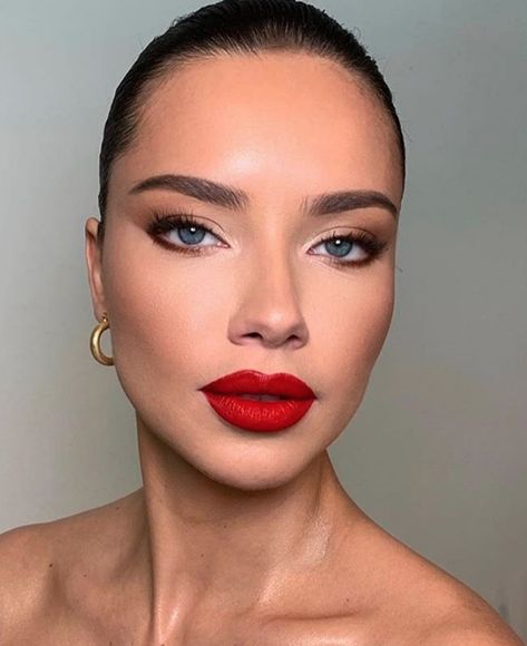 Gold Statement Earrings Wedding Guest, Bridal Red Lip Makeup, Marry Photoshoot, Christmas Party Makeup Looks, Skincare Favorites, Red Lips Makeup Look, Nye Makeup, Natural Glam Makeup, Red Lipstick Makeup