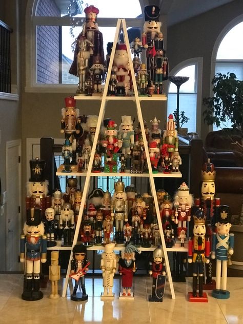 Display Nutcrackers Ideas, Nutcracker Storage Ideas, Nutcracker Collection Display Ideas, Nutcracker Christmas Display, Nutcracker Display Ideas Christmas, How To Display Nutcracker Collection, Nutcracker Centerpieces, Nutcracker Display Ideas, A Frame Shelf