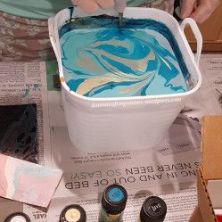 How To Water Marble, Diy Water Marbling, Marble Technique Painting, How To Do Water Marbling, Water Marbling Art, Water Marbling Acrylic Paint, Marbling With Acrylic Paint, Hydrodipping Diy, Marble Effect Paint