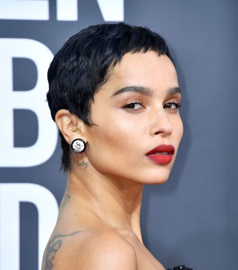 The Low-Maintenance Haircut Everyone Is Trying Because of French Girls Zoë Kravitz, Zoe Kravitz, Beauty Looks, Shag Haircut, Golden Globes, Vienna, Red Carpet, Short Hair, Carpet