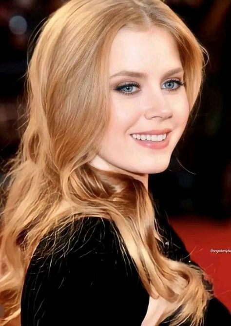 Amy Adams Strawberry Blonde, Strawberry Blonde Actress, Amy Adams Hair, Dark Strawberry Blonde, Blonde Celebrities, Honey Blonde Hair Color, Strawberry Blonde Hair Color, Blonde Actresses, Strawberry Hair