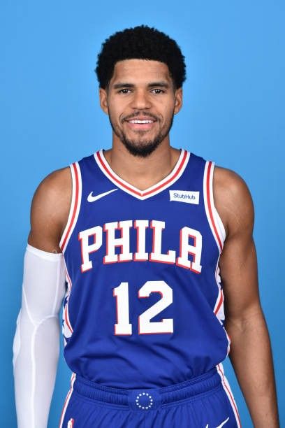 Tobias Harris, Nba Superstars, Basketball Art, Philadelphia 76ers, Top 50, Basketball Players, Anime Demon, Philadelphia, Nba