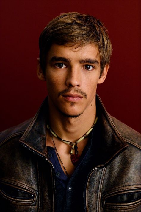 Brenton Thwaites Age and Height 2023 Brenton Thwaites, Male Faces, Australian Men, Australian Actors, Art Of Man, Sundance Film Festival, Sundance Film, Hot Actors, Hollywood Actor