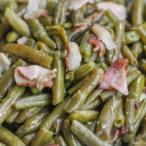 Crock Pot Green Beans with Bacon - Just 4 Ingredients! | Lil' Luna Bacon Wrapped Vegetables, Curry Pasta Salad, Crockpot Green Beans, Italian Green Beans, Slow Cooker Green Beans, Green Beans With Bacon, Low Carb Sides, Low Carb Side Dishes, Recipes Christmas