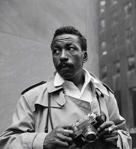 Renaud Gallet on Instagram: “LEGEND // Gordon Parks (1912-2006) 🇺🇸 @gordonparksfoundation . . . #photographer #oldcamera #filmcamera #vintagecamera #camera #cameras…” Gordon Parks Photography, Walrus Mustache, Gordon Parks, American Gothic, Park Photography, Photo Club, Black Pipe, Old Camera, Bnw Photography