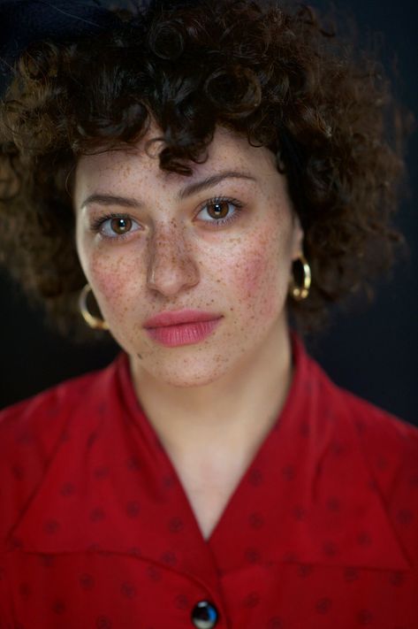 Alia Shawkat, Headshot Poses, Headshots Women, Actor Headshots, Female Human, Female Portraits, Human Poses, Interesting Faces, Photography Editing