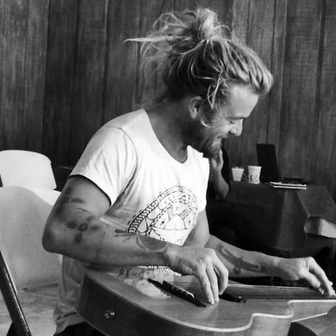 Xavier Rudd! Xavier Rudd Tattoo, Xavier Rudd, Musician Photography, Estilo Hipster, City And Colour, White Blonde, Music Film, Long Hair Styles Men, Hair And Beard Styles