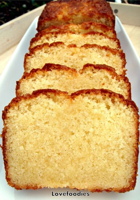 Moist Vanilla Pound, Loaf Cake is such a wonderful tasting cake, soft, and delicious!   Moist Vanilla Pound, Loaf Cake. Here’s one of my all time favourite cake recipes. It’s simply delicious, full of vanilla flavor. The texture is not quite as dense as a regular pound cake, but a little fluffier, and it is...Read More » Pound Loaf Cake, Blueberries Cake, Deserts Recipes, Best Pound Cake Recipe, Vanilla Pound Cake, Tasty Cakes, Awesome Desserts, Resipi Kek, Pane Dolce