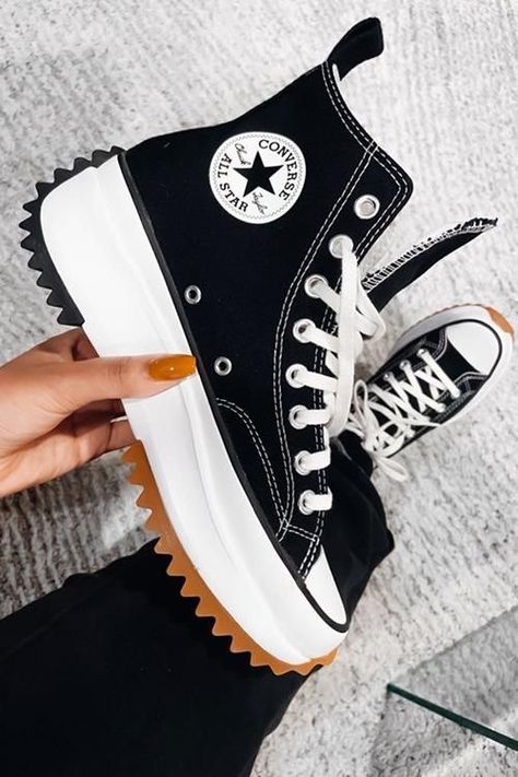 Converse Shoes High Top, Cute Converse Shoes, Converse Aesthetic, Cute Converse, Converse Platform, Platform Trainers, Pretty Shoes Sneakers, Shoes Outfit Fashion, Cute Sneakers