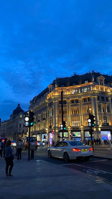 Central London Aesthetic, London At Night, Night In London Aesthetic, London Night Aesthetic, Night Time In London, Night Aesthetic London, Central London At Night, Night Vibes London, Study In London