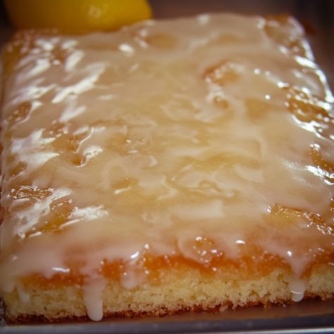 A LEMON CAKE TO DIE FOR Lemon Cake Mix Recipe, Poke Cake Lemon, Box Lemon Cake, Lemon Cake Easy, Salad Cake, Lemon Pound Cake Recipe, Lemon Curd Recipe, Lemon Cake Mixes, Lemon Dessert Recipes