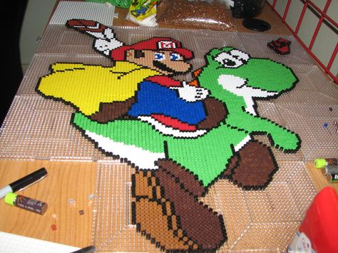 Hama Beads Mario, Nerdy Perler Beads, Video Game Pattern, Perler Bead Mario, Mario E Luigi, Bead Animals, Perler Designs, Cool Fish Tanks, Gamer Stuff