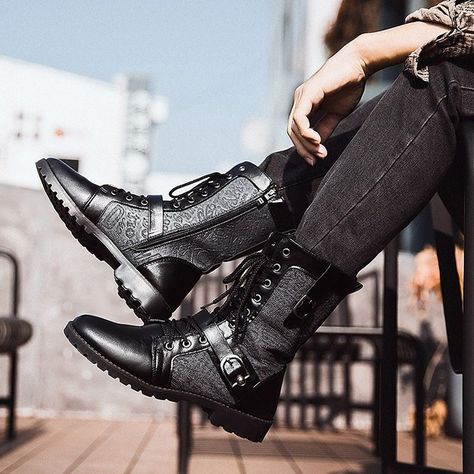 Motorcycle riding boots