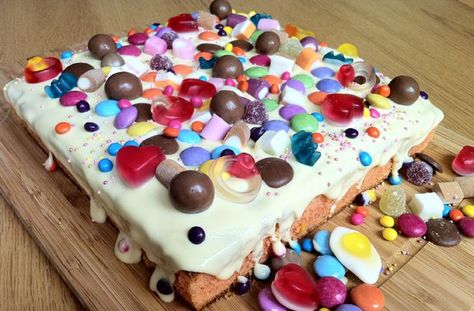 Sweetie tray bake - goodtoknow Bakery Goodies, Cafe Cakes, Sweetie Cake, Chocolate Tray, Chocolate Slice, Tray Bake Recipes, Buffet Ideas, Birthday Baking, Tray Bake