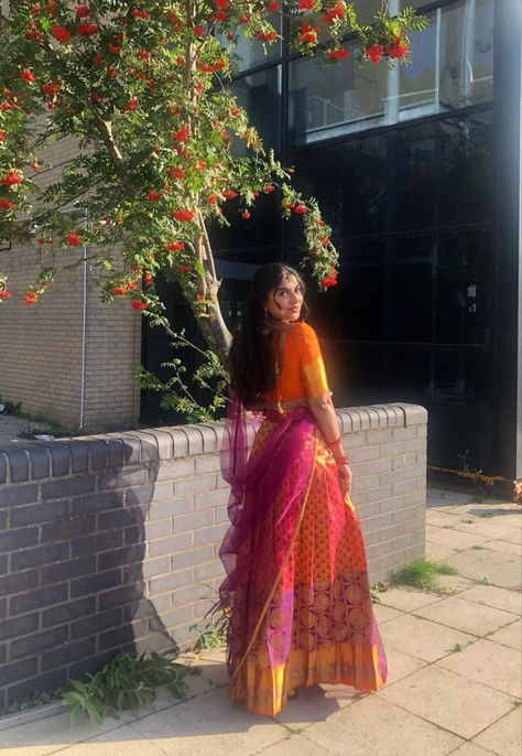 How To Look Pretty In Photos, Indian Y2k Fashion, Telugu Culture Aesthetic, Indian Matching Pfp, Desi Baddie Aesthetic, Poses On Lehenga, Simple Indian Wedding Outfits, Indian Aesthetic Outfit, Aesthetic Indian Wedding