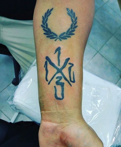 Ultras Tattoo Hooligans, Hooligans Tattoo, Cop Tattoos, Acab Tattoo, Football Tattoo, Tattoo Schrift, Girl Arm Tattoos, Graffiti Tattoo, Mask Tattoo