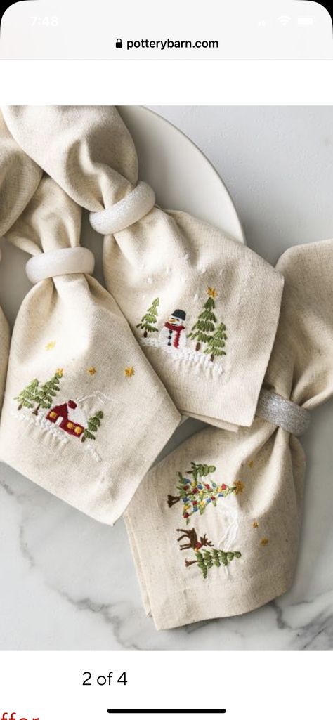 Christmas Embroidered Napkins, Embroidered Christmas Napkins, Embroidery Inspiration Aesthetic, Embroidered Christmas Gifts, Christmas Dinner Decor, Christmas Cosy, Pottery Barn Christmas Decor, Christmas In The Country, Napkin Christmas