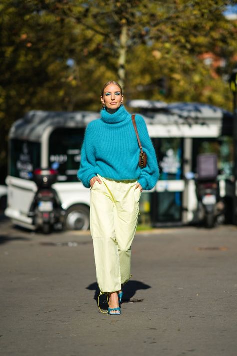 13 Fun Fall Outfits That Revolve Around a Turtleneck Turtle Neck Sweater Outfit, How To Wear Turtleneck, How To Style Turtleneck, Turtleneck Sweater Outfit, Turtleneck Outfits, Turtleneck Under, Outfits To Try, Turtleneck Outfit, Oversized Turtleneck Sweater