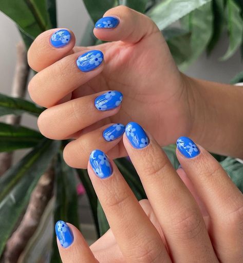 Duo Color Nails, Kinds Of Flowers, Cruise Nails, Different Kinds Of Flowers, Blue And White Nails, Nail It, 2024 Design, Simple Nail Art Designs, Nails 2023