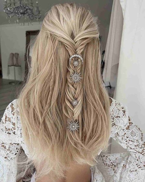 44 Gorgeous Wedding Hairstyles for Long Hair for 2024 Viking Bride Hair, Celtic Style Wedding Dress, Wedding Head Piece For Bride, Viking Hair Wedding Hairstyles, Elven Wedding Hairstyles, Wedding Viking Hairstyles, Mystic Hairstyles, Viking Wedding Hair Brides, Bridal French Braid