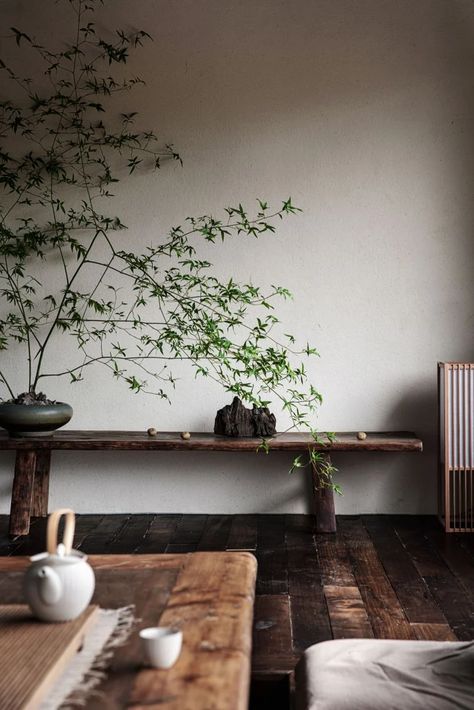 Rustic Japanese Interior, Zen Style Furniture, Minimalist Zen Interior, Wabisabi Architecture, Zen Cafe, Zen Interior Design, Chinese Interior Design, Chinese Style Interior, Japan Interior