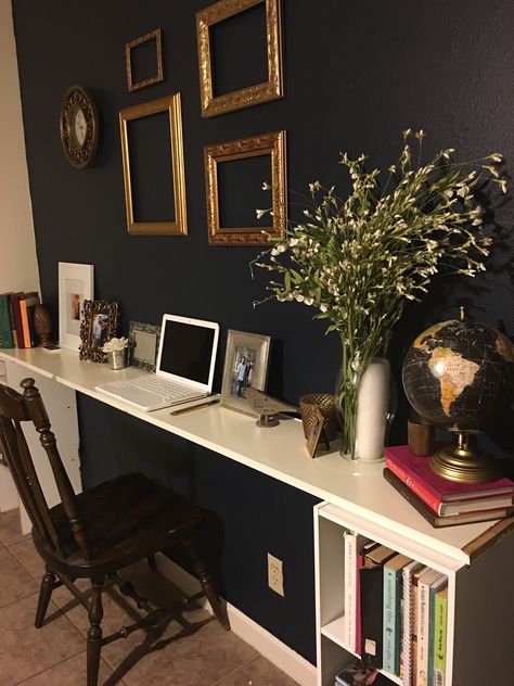 my evening project. took shelf board from a closet and made a makeshift desk in guest bedroom. woke up at 4am just to finish it. can't stop working on home projects! j&i Makeshift Desk, Office Nooks, Writing Corner, Corner Ideas, Shelf Board, Bedroom Upgrade, Office Nook, Sweet Ideas, Stop Working