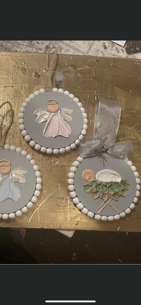 Diy Christian Ornaments, Diy Christian Christmas Decorations, Diy Christian Christmas Ornaments, Diy Nativity Ornaments, Painted Angel Ornaments, Catholic Christmas Crafts, Nativity Ornaments Diy, Caulk Art, Religious Christmas Decorations