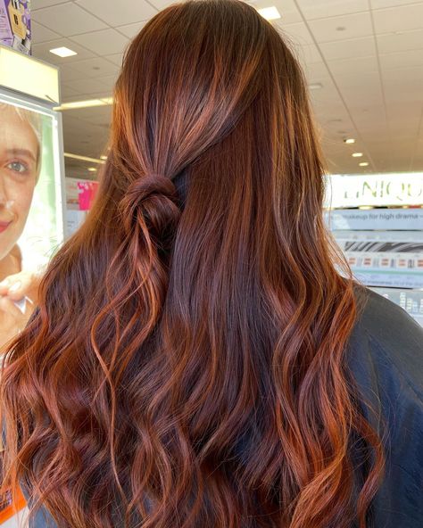 Red With Honey Highlights, Copper Red Hair Color Balayage Low Lights, Dark Red Hair Copper Highlights, Balayage For Dark Brown Hair Copper, Red Hair With Brunette Highlights, Copper And Honey Balayage, Copper Red Brunette Hair, Copper Balayage Tan Skin, Ginger Red Highlights In Brown Hair