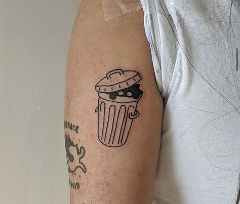 Trash Can Tattoo Ideas, Garbage Can Tattoo, Dumpster Tattoo, Trash Can Tattoo, Can Tattoo, Traditional Tattoo Flash Art, Traditional Tattoo Flash, Trash Bin, Tattoo Flash Art