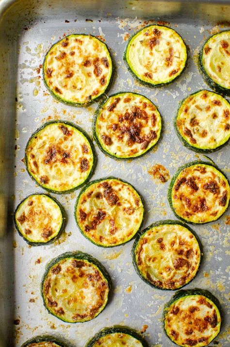 Air Fried Zucchini, Oven Roasted Zucchini, Fried Zucchini Recipes, Zucchini Crisps, Fried Zucchini, Roast Zucchini, Baked Zucchini, Bake Zucchini, Zucchini Slice