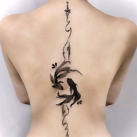 Girl Spine Tattoos, Back Tattoo Women Spine, Beautiful Back Tattoos, Feminine Back Tattoos, Tattoo Ideas Inspiration, Floral Back Tattoos, Tattoo Japanese Style, Flower Spine Tattoos, Spine Tattoo Ideas