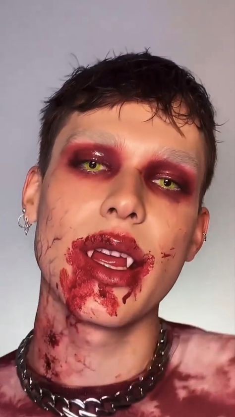 Vampire Makeup Men Halloween, Evil Makeup Men, Vampire Men’s Makeup, Make Up Halloween Uomo, Male Vampire Makeup Halloween, Man Vampire Makeup, Vampire Makeup Looks Men, Vampire Male Makeup, Men’s Vampire Makeup