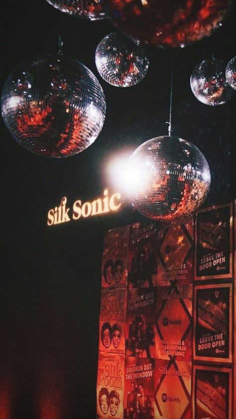 Silk Sonic lock screem Silk Sonic Poster, Silk Sonic Wallpaper, Silk Sonic Aesthetic, Bruno Mars Silk Sonic, Bruno Mars Poster, Bruno Mars Wallpaper, Footloose Movie, Mars Aesthetic, Mars Wallpaper