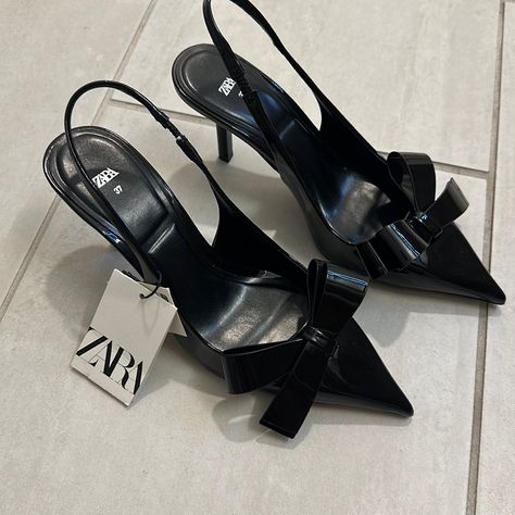 Zara Heels Black Short Heels Classy, Trendy Heels 2024, Zara Clothes, Trendy Heels, Shoes Heels Classy, Zara Heels, Shoes Outfit Fashion, Heels Outfits, Prom Heels