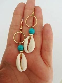 Cowrie Shell Jewelry, Diy Earrings Easy, True Spring, Sea Jewelry, Seashell Jewelry, Homemade Jewelry, Handmade Wire Jewelry, Shell Jewelry, Cowrie Shell