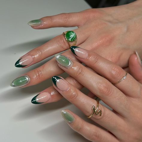 Vibrant Nail Designs, Emerald Nails, 2024 Nails, Summer Nail Designs, Pearl Nails, Silver Nails, Funky Nails, Summer Nail, Chic Nails