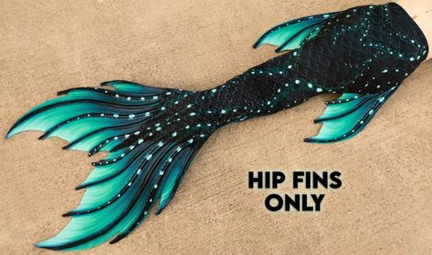 My first finfolk tail😍 Ancient Mermaid, Finfolk Mermaid Tails, Black Mermaid Tail, Siren Oc, Mermaid Features, Siren Tail, Green Mermaid Tail, Blue Mermaid Tail, Realistic Mermaid Tails