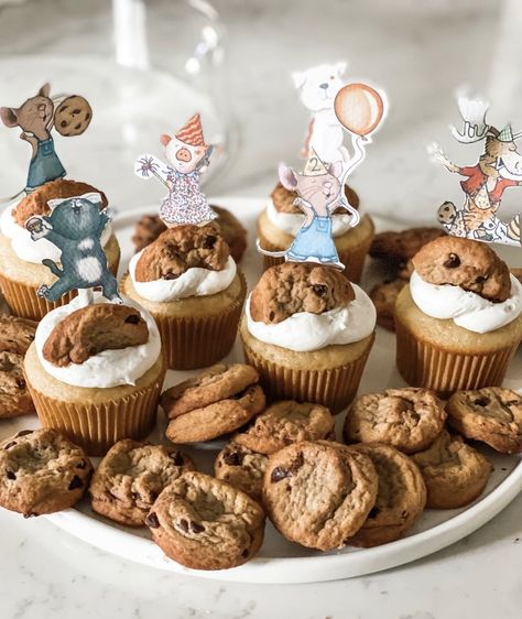 Book Themed Birthday Party, Cookie Birthday, Cookie Birthday Party, Mouse A Cookie, Cookies Theme, October Birthday, Cookie Party, Birthday Planning, Blue Balloons