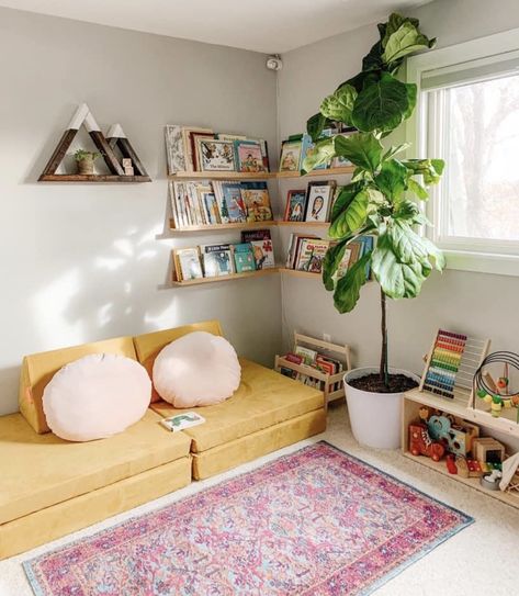 Reading Nook Toddler, Kids Corner Ideas, Play Space Ideas, Kids Playroom Organization, Playroom Layout, Small Kids Playrooms, Kids Playroom Ideas, Playroom Inspiration, Small Playroom