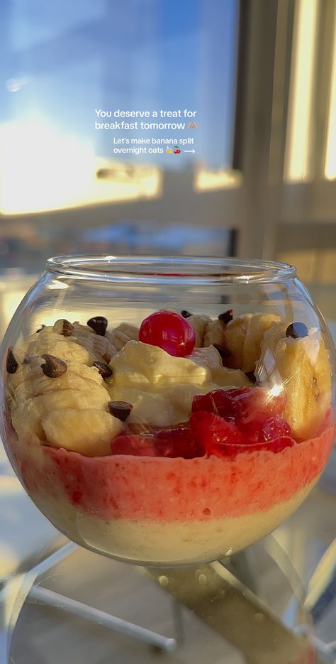 Literally amazing and completely customizable! #breakfastideas #highpr... | TikTok Protein Cake Recipes, Creamy Oats, Protein Ice Cream Recipes, Banana Oatmeal Cookies, Overnight Oats Healthy, Low Calorie Desserts, Banana Oats, Nutritious Breakfast, Breakfast On The Go