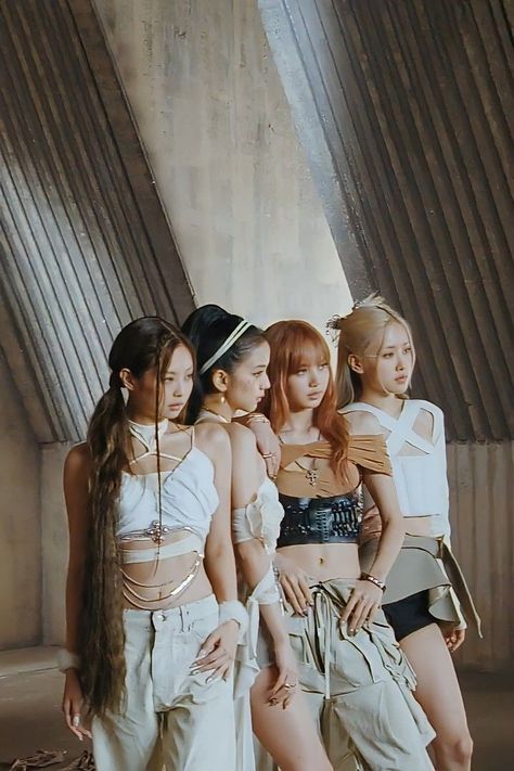 BLACKPINK ( 'PINK VENOM' ) Pink Venom, Dara Kpop, Lisa Blackpink Wallpaper, Lisa Rosé, Born Pink, Black Pink Instagram, Blackpink And Bts, Kim Jisoo, Blackpink Photos