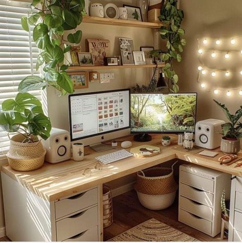 Artsy Office Decor, Cozy Office Space Ideas, Earthy Desk Decor, Desk Set Up In Bedroom, Cozy Desk Decor, Small Cozy Office Ideas, Cottage Core Home Office, Cozy Home Office Decor, Diy Home Office On A Budget