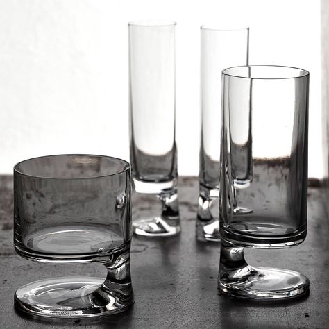 Smoke Set of 2 Water Glasses by Joe Colombo [free shipping] Arnolfo di Cambio - Artemest Joe Colombo, Verre Design, Crystal Wine Glasses, How To Make Drinks, Cocktail Glasses, Water Glasses, Champagne Glasses, Drinking Glasses, Objects Design