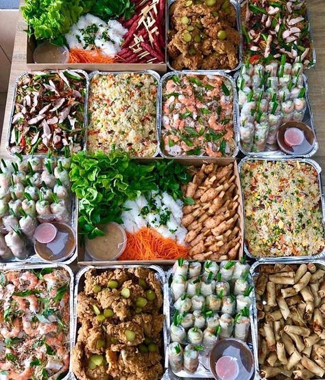 Vietnamese Catering, Asian Food Party, Vietnam Party, Asian Catering, Party Food Dishes, Wedding Catering Ideas, Potluck Food, Hmong Food, Vietnamese Foods