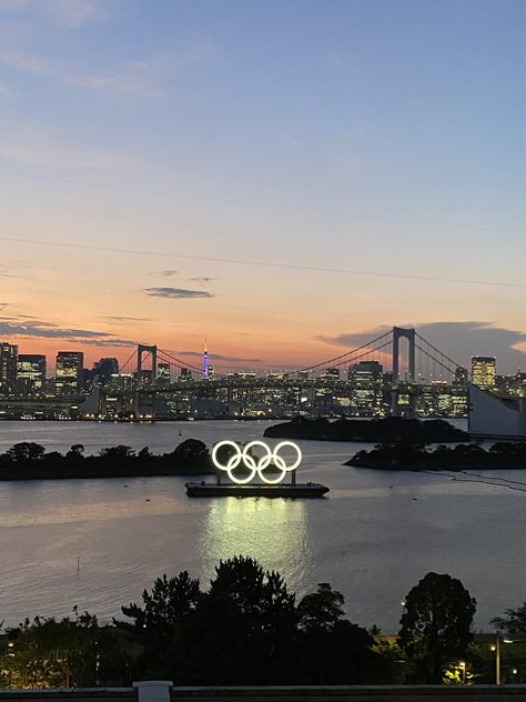 Olympics Aesthetic Wallpaper, Olympic Rings Aesthetic, La 2028 Olympics Wallpaper, Olympic Athlete Aesthetic, Track And Field Olympics, Olympics Swimming Aesthetic, Olympics 2024 Aesthetic, Gymnastics Olympics Aesthetic, Olympic Track And Field Aesthetic