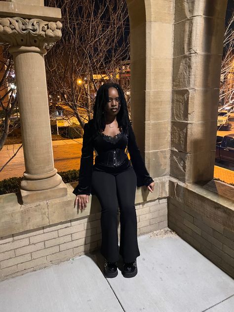 Soft Goth Black Women, Goth Black Women Outfit, Gothic Fashion Black Women, Goth Black Girls Aesthetic, Gothic Summer Outfits Grunge, Black Goth Girl Aesthetic, Goth Outfits Black Women, Emo Black Women Outfits, Black Emo Aesthetic