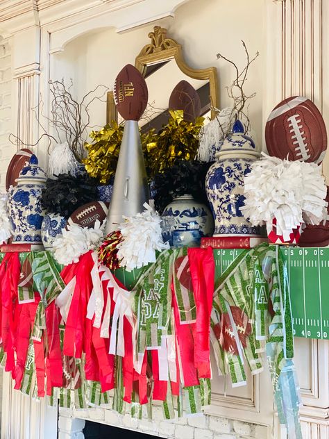 Football Mantle Decor Fireplaces, Football Home Decor Diy, Razorback Party Decorations, Classy Football Decor, Football Theme Party Decorations Diy, Football Season Home Decor, Fall Football Decor Ideas For The Home, Football Party Aesthetic, Game Day Party Decorations