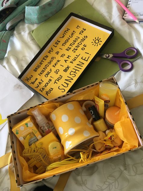 Something Yellow Gift, Basket Full Of Sunshine Gift Ideas, Sunshine Box Ideas Birthday, Friendship Boxes Diy Gift Ideas, You Are My Sunshine Gifts, Box Full Of Sunshine Ideas, Yellow Birthday Box Ideas, Birthday Gifts For Christian Best Friend, Yellow Gift Box Ideas