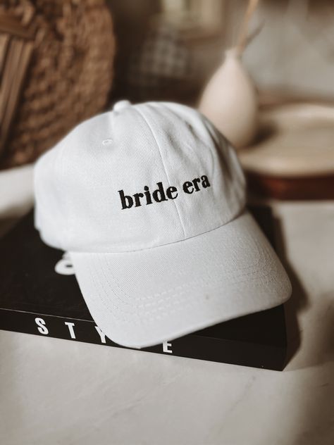 Creative Bridal Shower Gifts, Bridal Era, Bride Era, Diy Bridesmaid Gifts, Bride Workout, Unique Bridal Shower Gifts, Slip Wedding Dress, Will You Be My Bridesmaid Gifts, Bridesmaid Gifts Unique