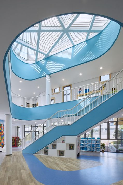 School Building Plans, Children Hospital Design, School Building Design, Art Galleries Design, School Entrance, Kindergarten Design, Stairs Architecture, School Interior, Hospital Design